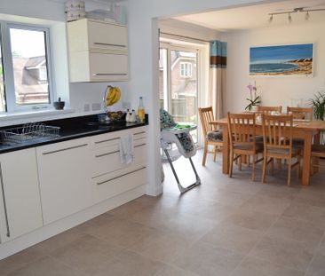 Jennys Lane, Lytchett Matravers, Poole - Photo 3