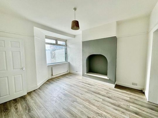 3 bedroom end of terrace house to rent - Photo 1