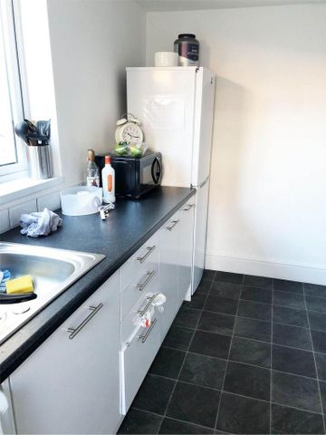 4 bedroom house of multiple occupation to rent - Photo 5