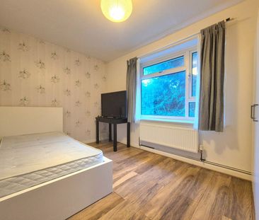 1 Bed Flat, Leeds & Bradford Road, LS13 - Photo 2