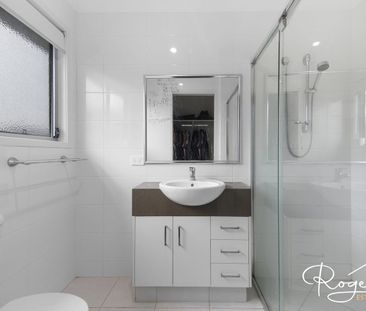 Contemporary Comfort in a Convenient Coomera Location - Photo 3