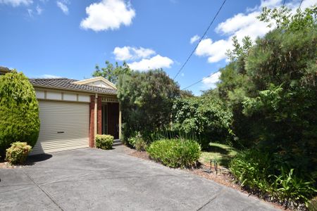 1/20 Parry Drive, Mooroolbark - Photo 2