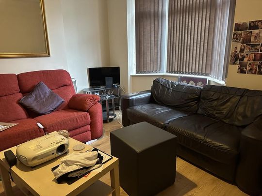 4 bedroom house to rent - Photo 1