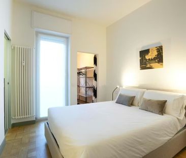 Alzaia Naviglio Pavese, Milan, Lombardy 20143 - Foto 5