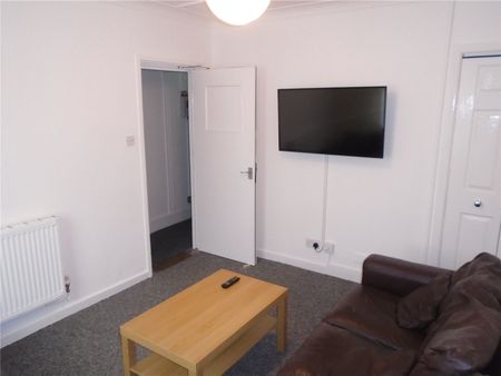 5 bedroom house to rent - Photo 2