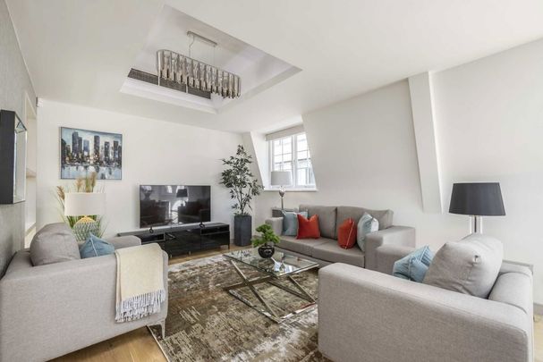 Hertford Street, Mayfair, W1J - Photo 1