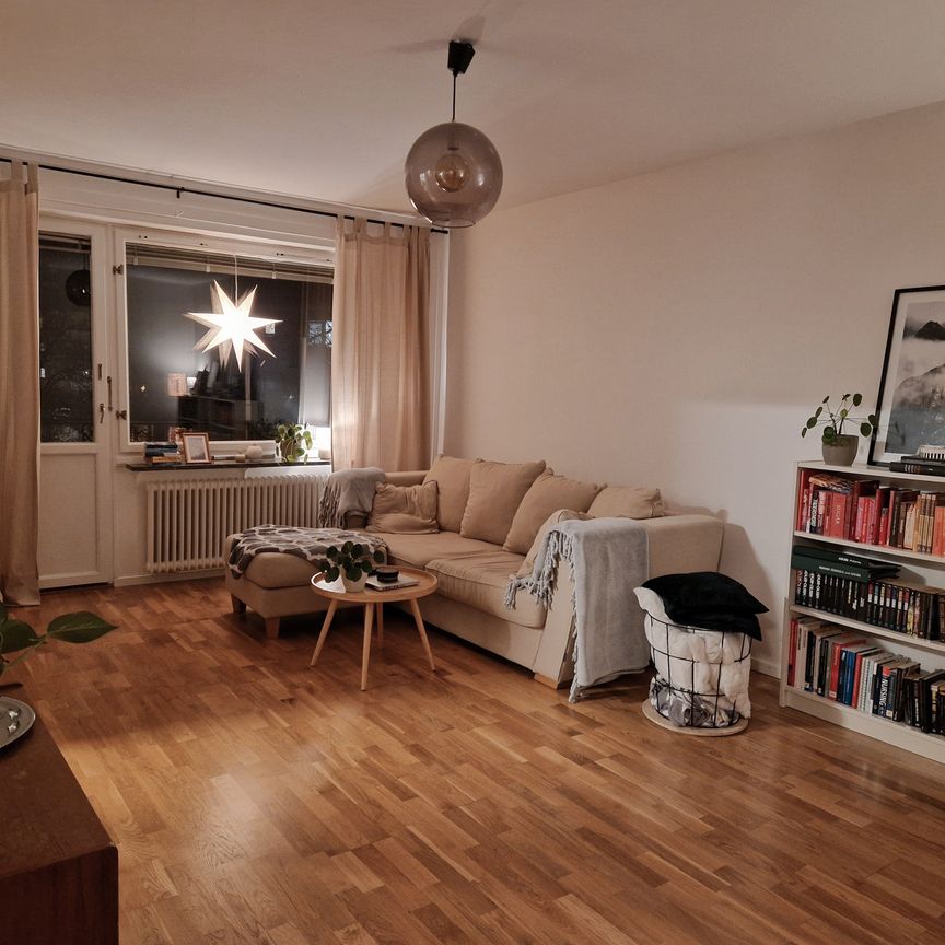 Trollesundsvägen, Bandhagen - Photo 2