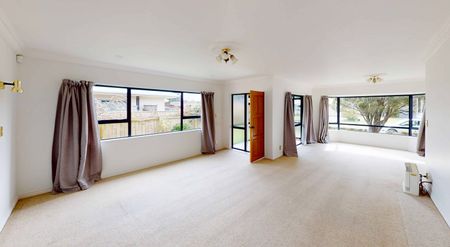 Springvale - 3 Bedrooms - Photo 2