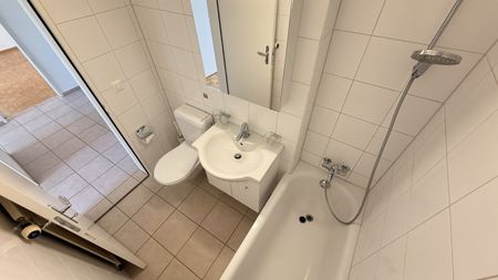 Zentrale Stadtwohnung Nähe Claramatte - Photo 2