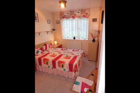 2 Bed Flat, Earlsfield, SW17 - Photo 2