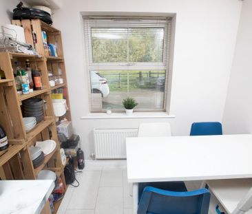 3 bedroom end of terrace house to rent - Photo 5