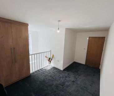 2 bedroom maisonette to rent - Photo 2