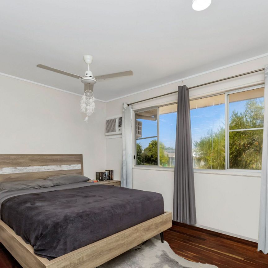 Spacious Double-Storey Family Home with Versatile Living Options - Photo 1