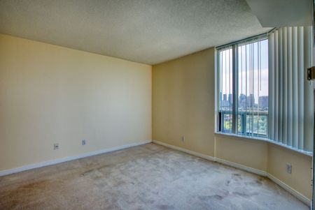 For Lease - 135 Hillcrest Avenue Unit# 2212, Mississauga, Ontario - Photo 3