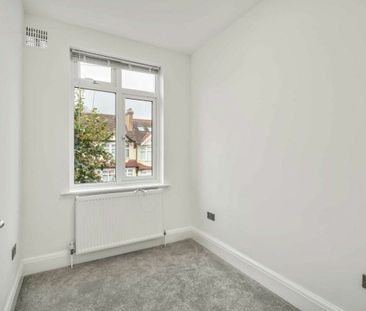 Limpsfield Avenue, Thornton Heath, CR7 - Photo 3