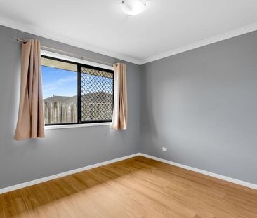 FRESHLY UPDATED FAMILY HOME WITH MODERN FINISHES - Photo 4