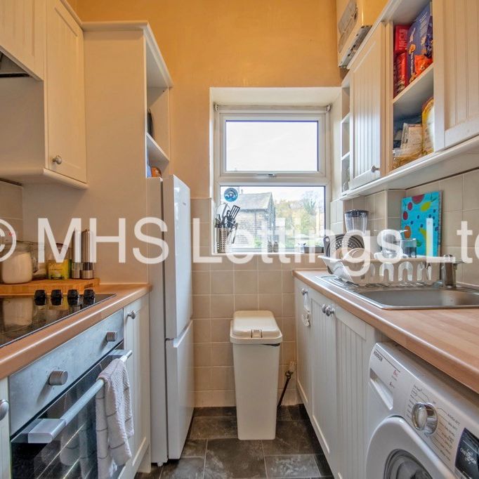 2 Bedroom End Terraced House for rent in Grosvenor Road - Photo 1