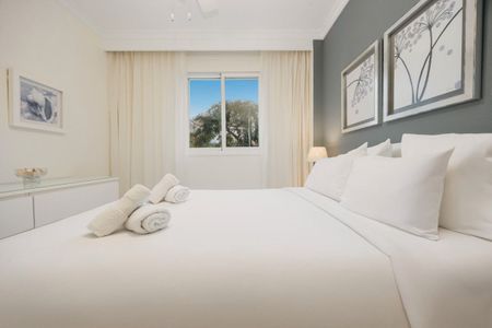 Apartamento de alquiler en Urbanización la Alzambra, 11, La Dama de Noche - La Alzambra - Photo 3