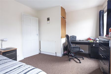 7 Birkhouse Lane, Huddersfield, HD5 - Photo 5