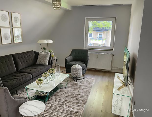 Schöne 2 Zimmer-Wohnung im Dachgeschoß in brster Lage Wetter Altwetter! - Foto 1