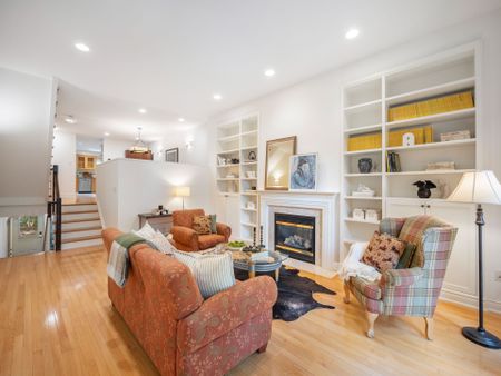 For Lease - 81 Brant Street, Oakville, Ontario - Photo 2