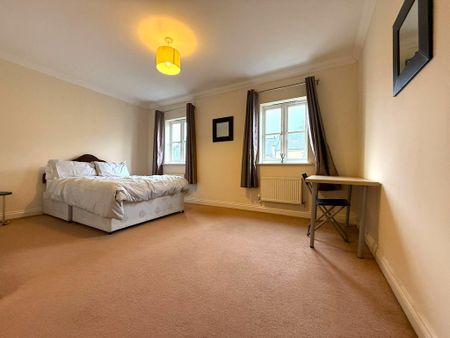 4 bedroom terraced house to rent - Photo 5