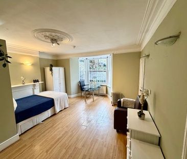 Room in a Shared House, Hammersmith Grove, W6 - Photo 4