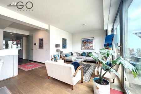 Bel appt haut standing 2ch meublé + terrasse / Quartier Louise - Photo 2