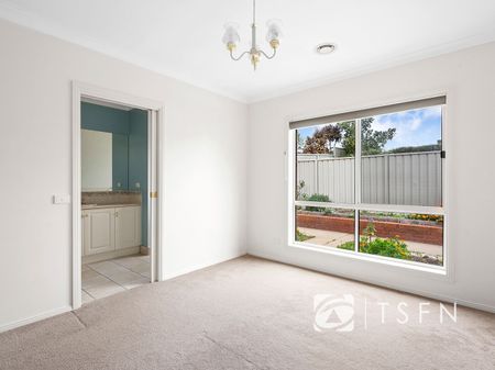 5 Tatiana Cl, Kennington - Photo 2