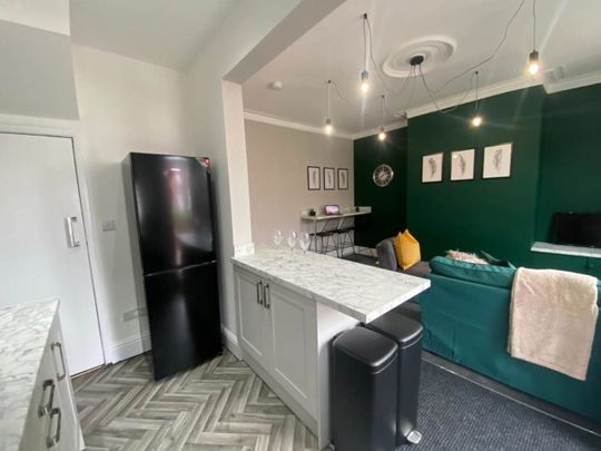 Haddon Avenue (room 1 ), Burley, Leeds - Photo 1