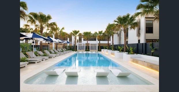 Luxurious Isle of Capri Villa – A Sanctuary of Style & Space - Photo 1