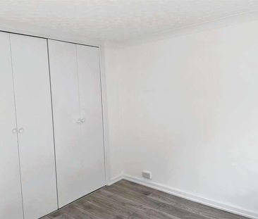 Alexandra Road, Hounslow, TW3 - Photo 3