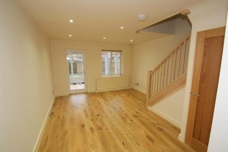 2 bedroom end of terrace house to rent - Photo 3