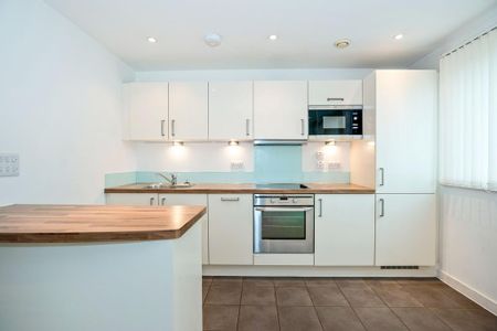 2 bedroom flat to rent - Photo 4