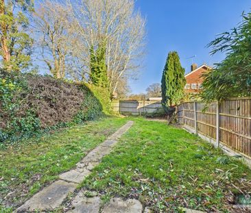 Mulberry Road, Crawley - Photo 1