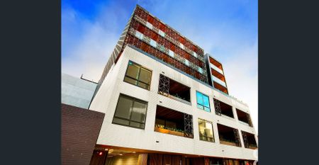 North facing, district views, fantastic opportunity - Apartment Living at its finest - Photo 2