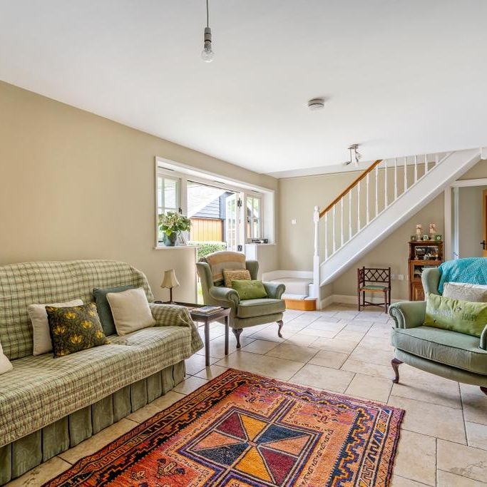 5 bedroom detached house to rent - Photo 1