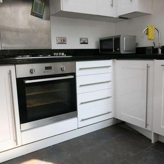 Harmsworth Street, London, SE17 - Photo 1