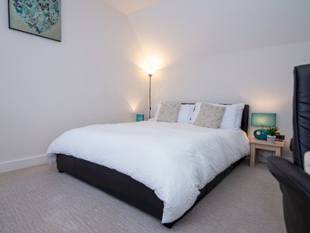 2 Henderson Drive, Meadow Wood Mews, Pershore - Photo 2