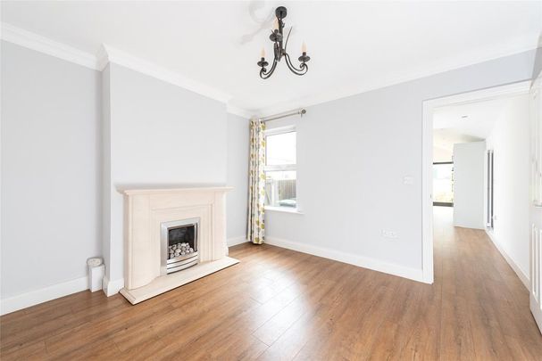 3 bedroom semi-detached house to rent - Photo 1