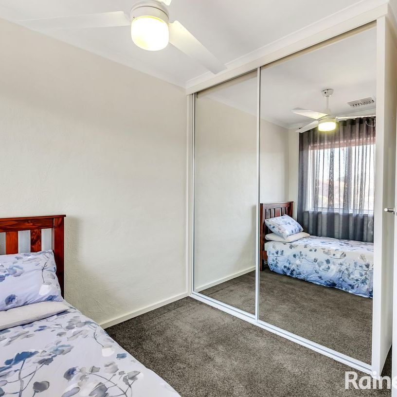 Charming Townhouse in Prime Location - Photo 1