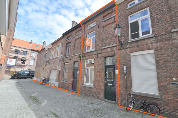 Instapklare rijwoning met 3 slaapkamers en koer te Brugge - Photo 1