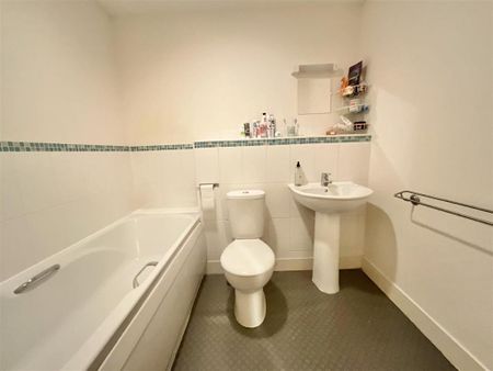 2 bedroom apartment to rent - Photo 4