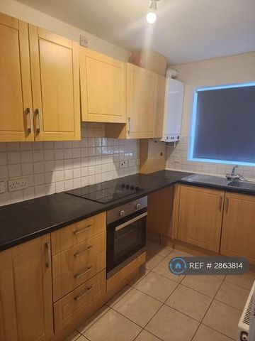 3 bedroom terraced house to rent - Photo 4