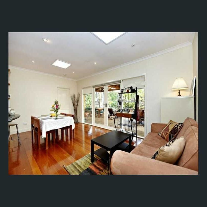 BRILLIANTLY ACCOMODATING IN BAYSIDE!! - Photo 1