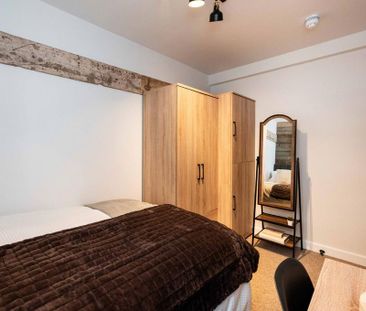 1 bedroom in a flat share to rent - Photo 5