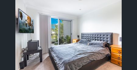 Executive Townhouse in Morningside - Photo 3