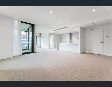 Modern Lifestyle & Luxury Living - 3-Bedroom Apartment in Australia Towers - Photo 2