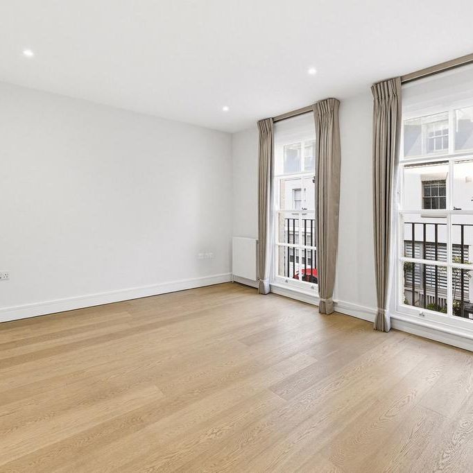 2 bedroom mews to rent - Photo 1