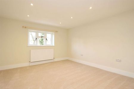 A wonderful 3 bedroom detached property to rent at Welford, approximately 7 miles north of Newbury. - Photo 5